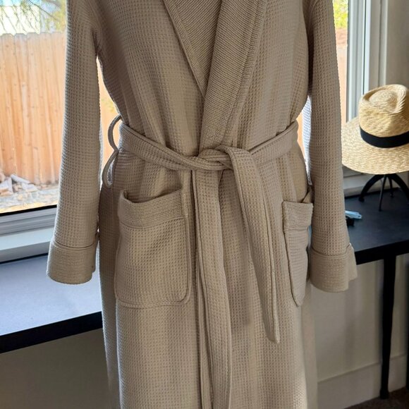Cozy Earth Unisex Waffle Bath Robe Large Premium Quality in Excellent Shape - Picture 2 of 10